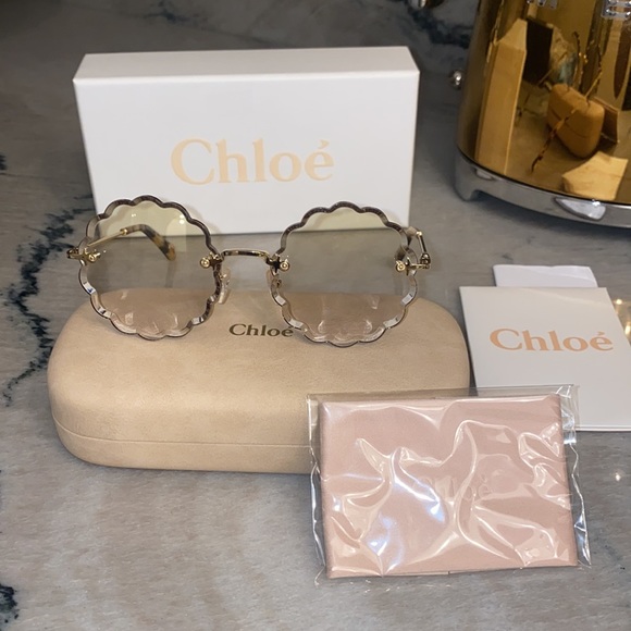Chloe Sunglasses, New - Picture 3 of 7
